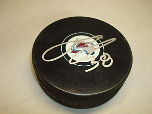 Джоуи Хишон подписа хокей шайба Колорадо Аваланш с автограф 1А - за Миене на НХЛ с автограф