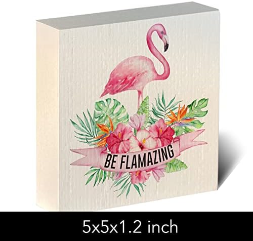 Цвете Розов Знак във вид на Дървени Кутии с Фламинго, Селски Стил Фермерска Къща, Лятна Ярка Илюстрация под формата
