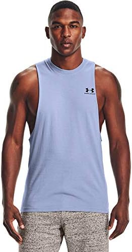 Мъжка спортна риза с деколте, от лявата страна на гърдите на Under Armour